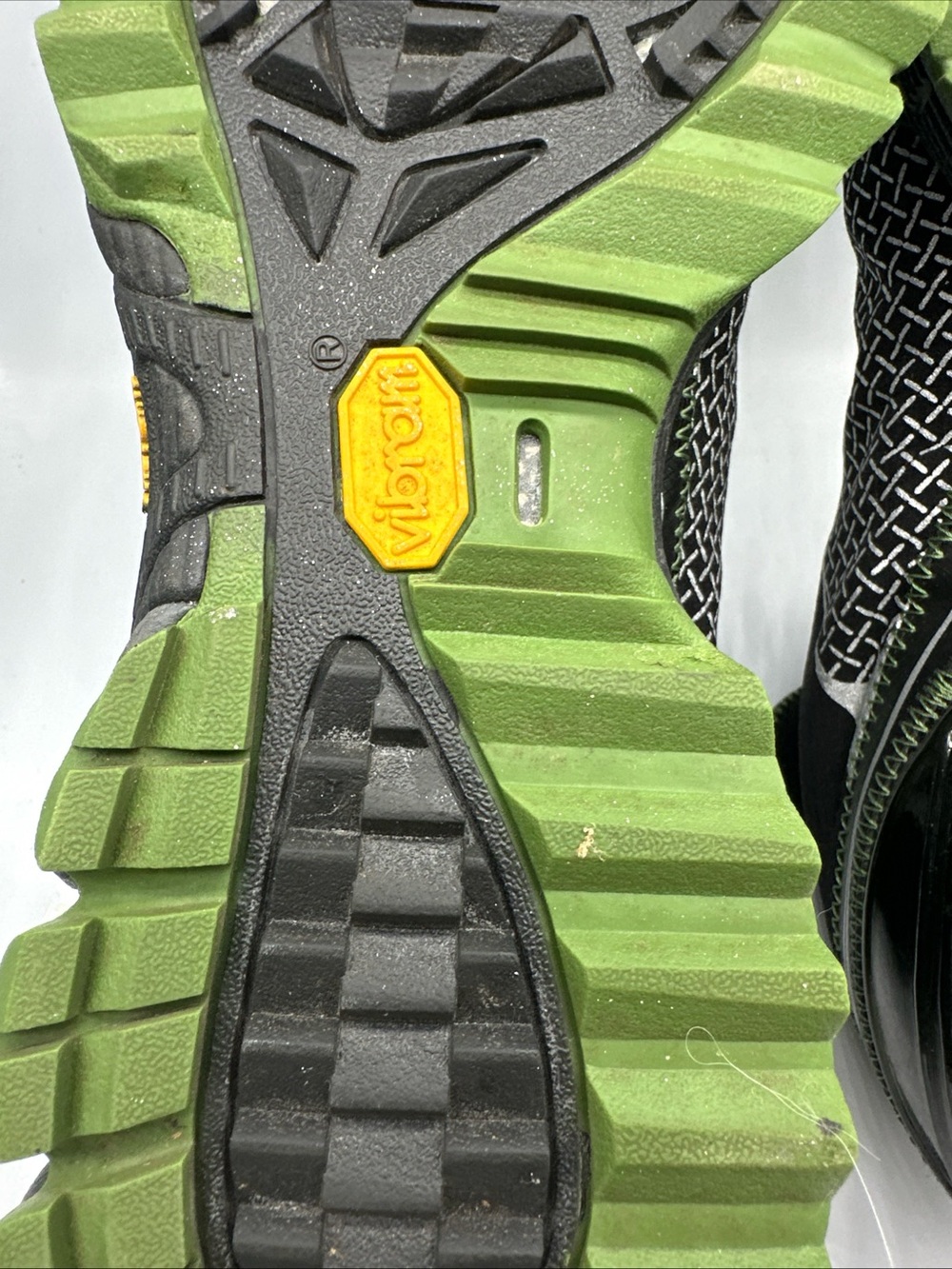 Saucony Men’s Black & Green Razor Trail Shoes with Ankle Strap - Picture 5 of 8